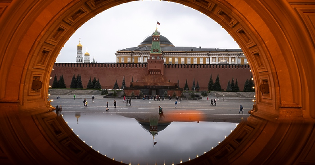 Вече 10 години дипломати и служители на разузнаването по света се