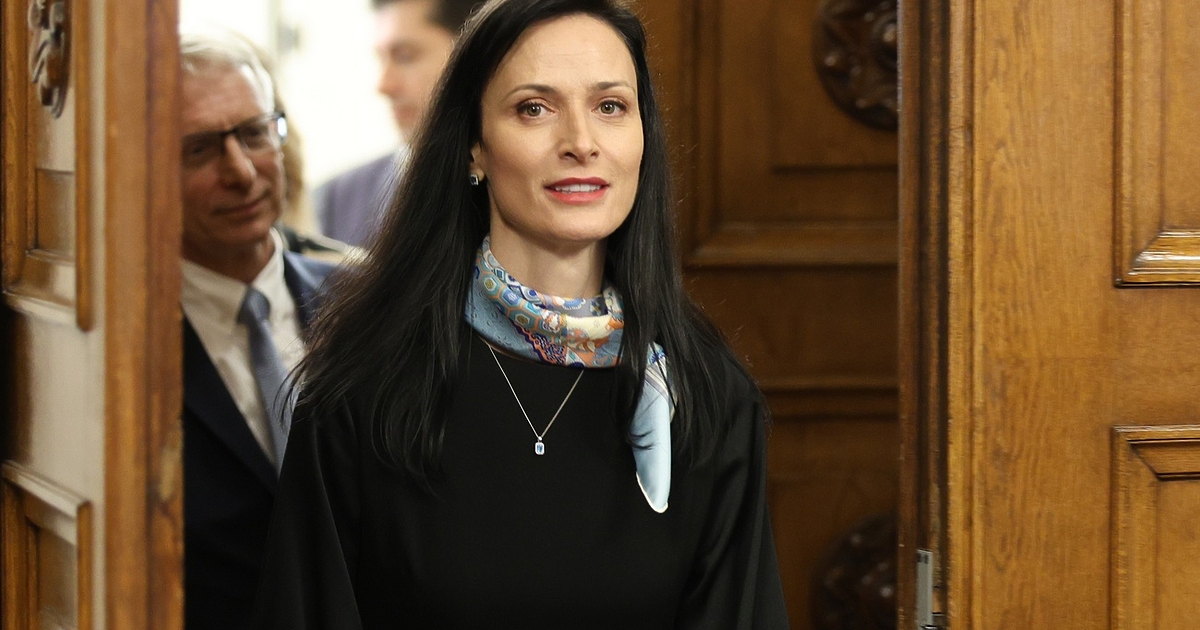 Кандидатката за премиер на ГЕРБ-СДС Мария Габриел ще върне днес