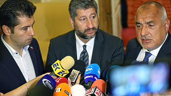 Малко след като ГЕРБ и Продължаваме промяната Демократична България си размениха