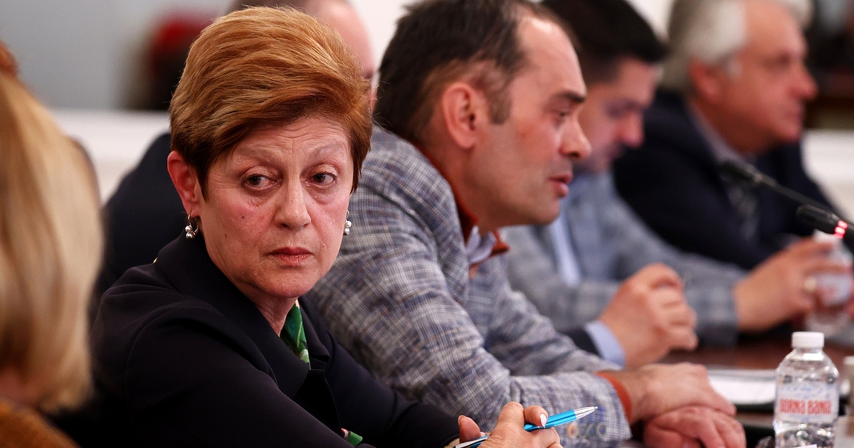 От вчера има разпитани двама свидетели, които разказват, че именно