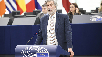 Група евродепутати поискаха нидерландският им колега Марсел де Грааф да