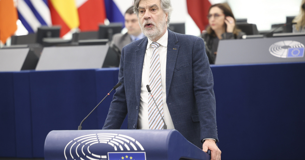 Група евродепутати поискаха нидерландският им колега Марсел де Грааф да