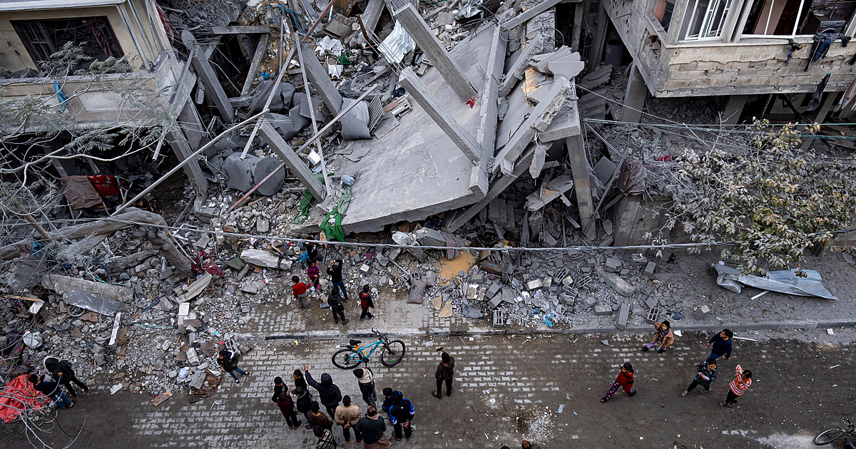 Израелските сили днес са обсадили още две болници в Газа,