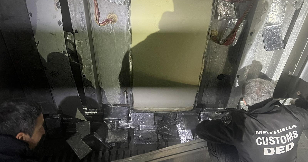 Маршрутът на рекордните за бургаската митница 170 кг кокаин е