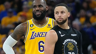 Стеф Къри звездата на американския басектболен отбор Голдън Стейт