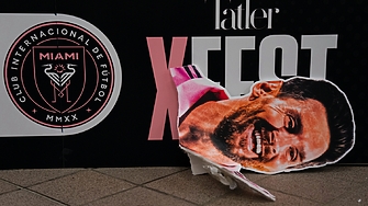 Феновете закупили билети за демонстративния мач между сборния отбор на