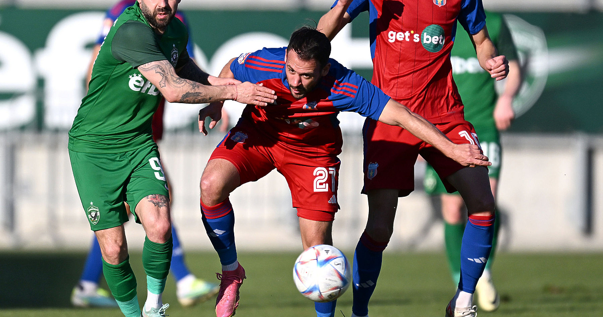 Отборът на Лудогорец загуби от румънския Стяуа с 2:3 във