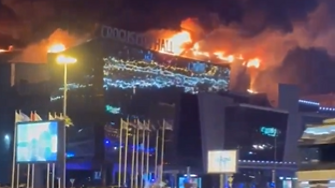 Неизвестни лица са открили огън по време на концерт в