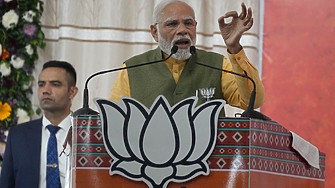 Няколко месеца преди парламентарни избори в Индия премиерът Нарендра Моди изпълни