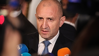 Опциите са изключително стеснени Това отбеляза в петък пред журналисти президентът Румен Радев