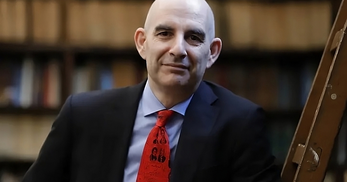 Скоро общественият радио ефир може да осиротее. Водещият по БНР Петър