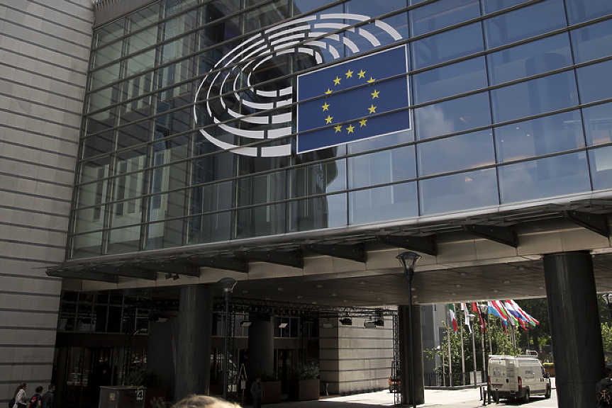 Евродепутати: ЕС да излезе от Договора за енергийната харта