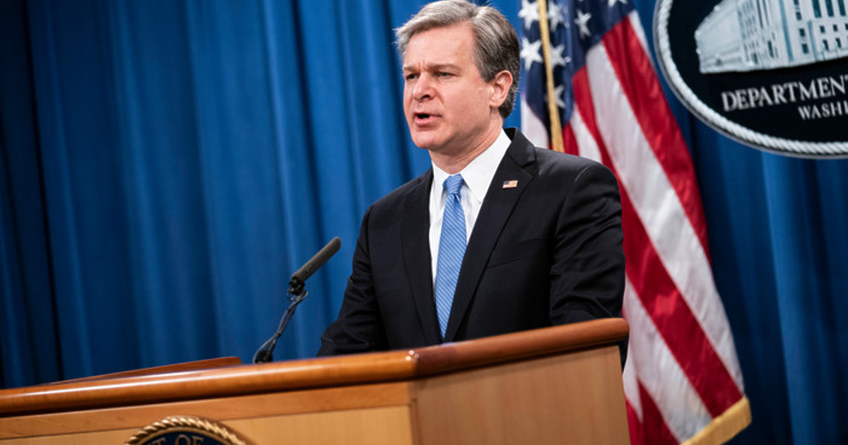 Директорът на ФБР Кристофър Рей заяви, че социалното приложение ТикТок