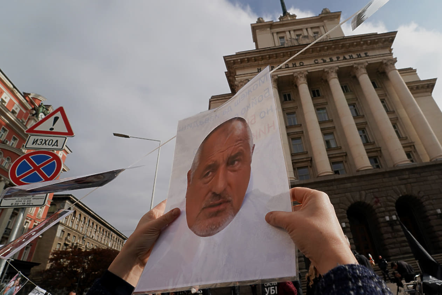 Един ясен въпрос: искат ли българите да бъдат управлявани отново от Борисов и Пеевски