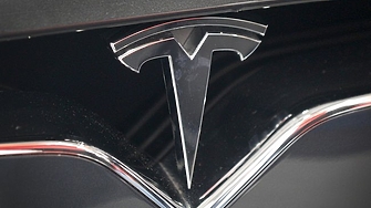 Американската компания Tesla ще съкрати повече от 10 от работниците
