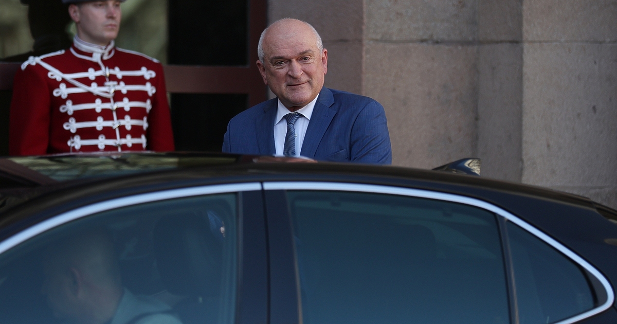 След разговор със служебния министър-председател и постъпили предложения от негова