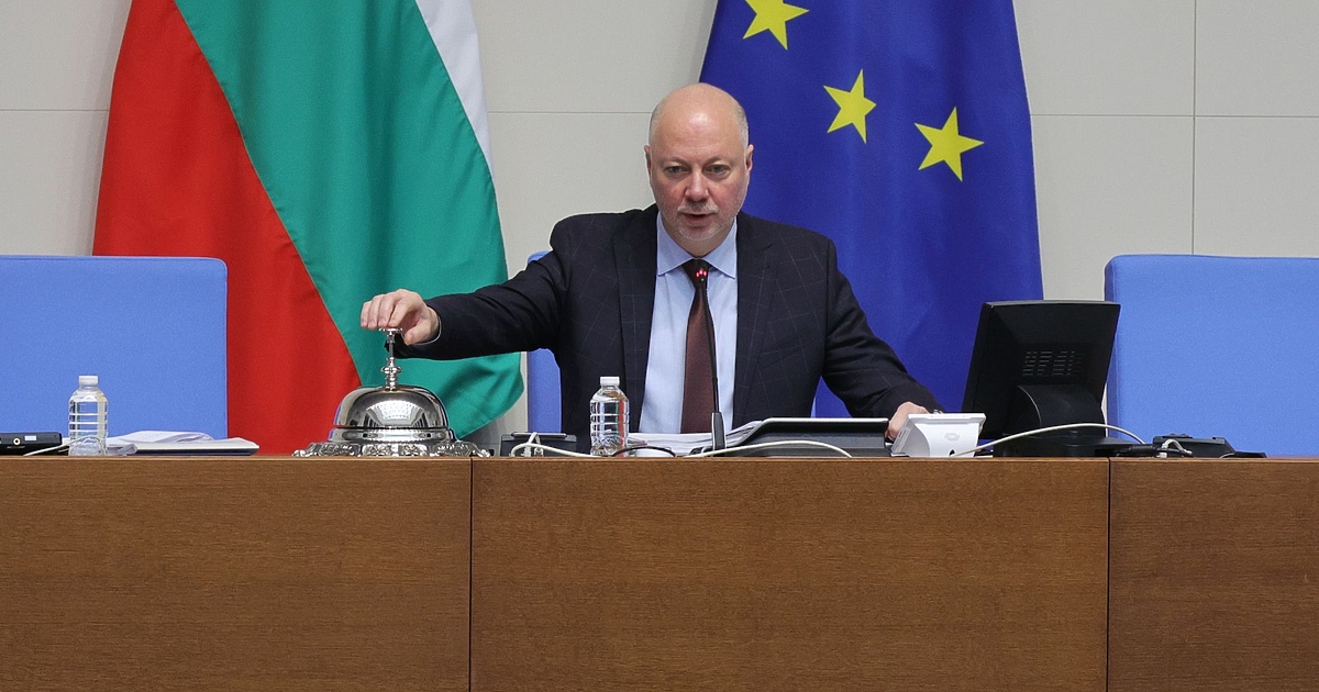 Свалянето на председател на Народното събрание винаги е политически акт,