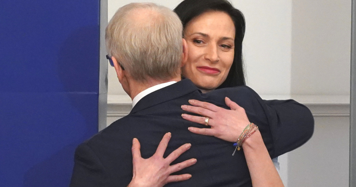 Подкрепете ниУважаеми читатели, вие сте тук и днес, за да