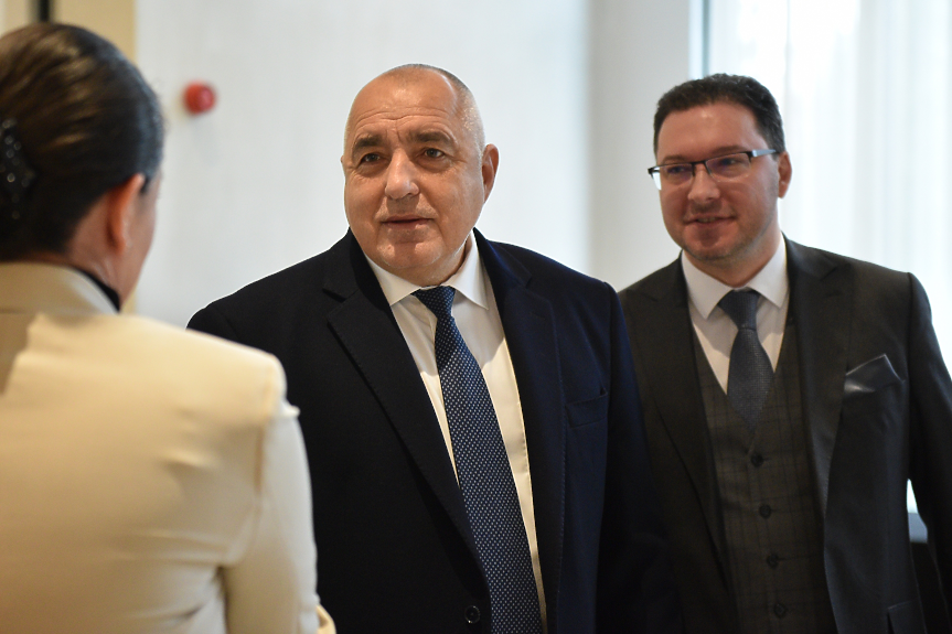 Главчев сменя външния министър - вместо Стефан Димитров, предлага Даниел Митов
