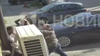 Пълни кадри от една камера на инцидента довел до ареста