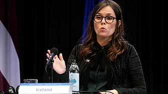 Министър председателката на Исландия Катрин Якобсдотир обяви днес че подава оставка