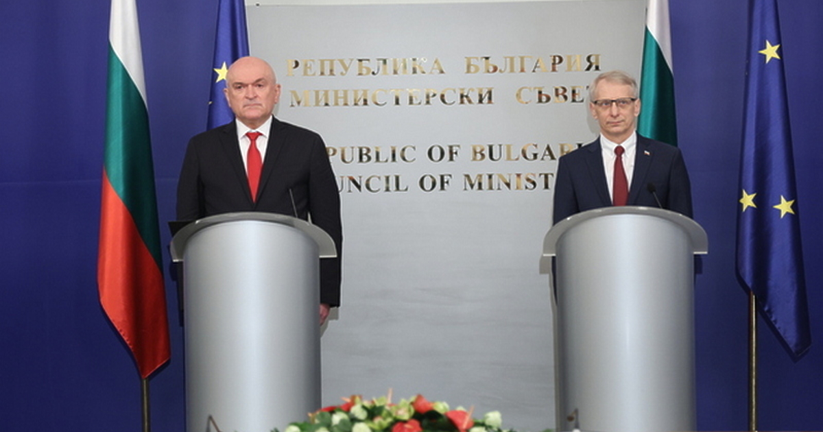 Премиерът в оставка Николай Денков предаде властта на служебния премиер