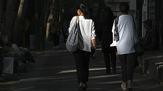 Иран ще наказва по-строго жените, които не носят забрадки