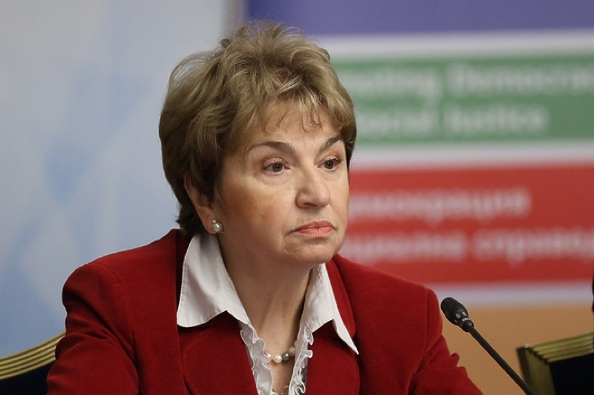Меглена Плугчиева е подала оставка. На кого въобще ще разчита Главчев като външен министър