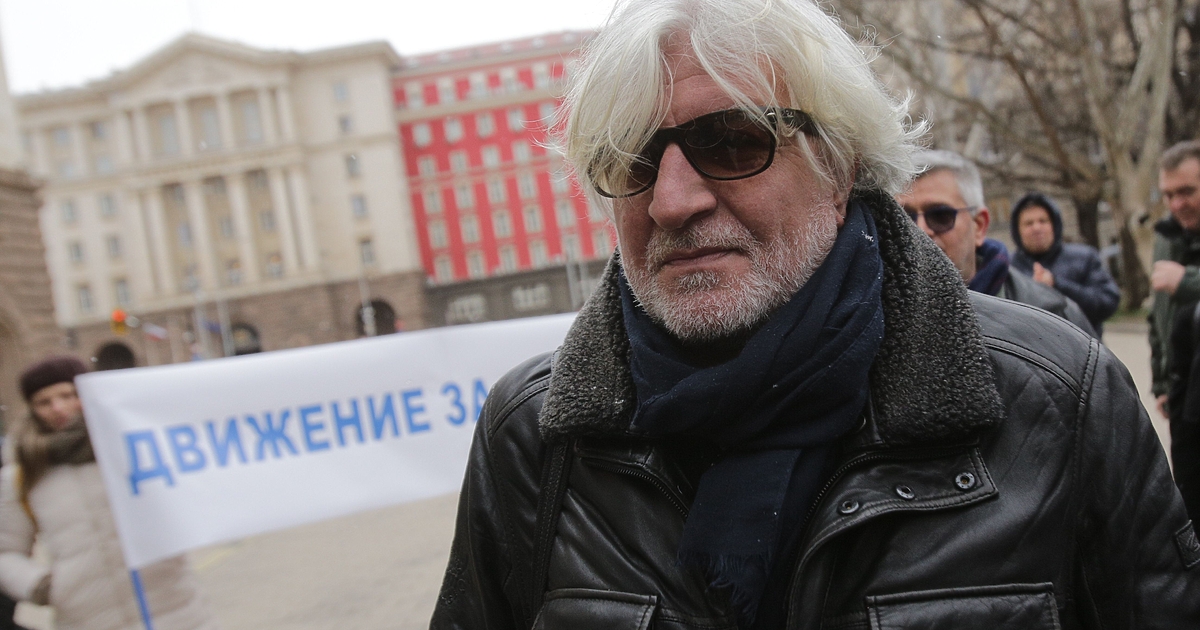 Директорът на Народния театър Васил Василев е завел наказателно дело