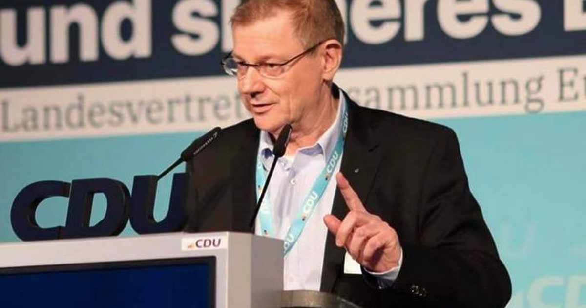 Маркус Пипер, който бе назначен от председателя на Европейската комисия