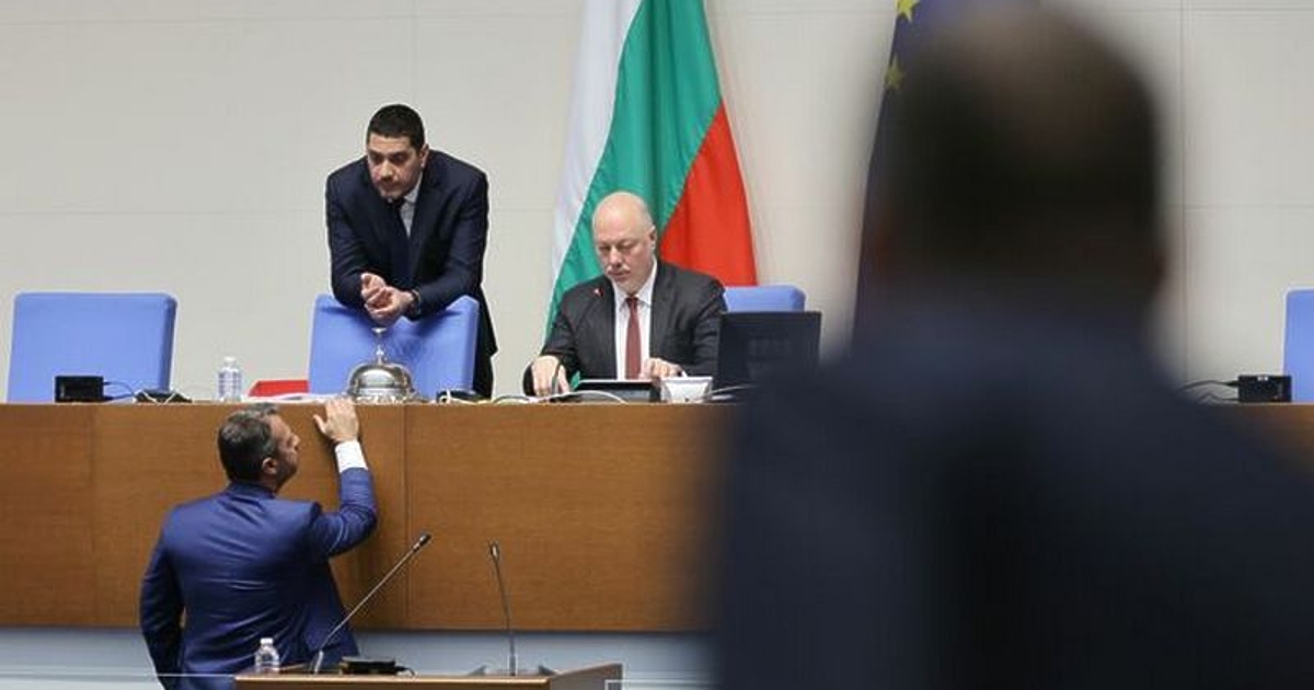 Парламентарната комисия, която трябва да намери митичната пътна карта за