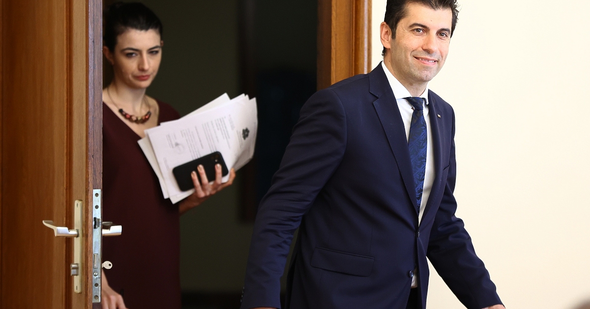 Като адвокат дясната ръка на Кирил Петков - Лена Бориславова,