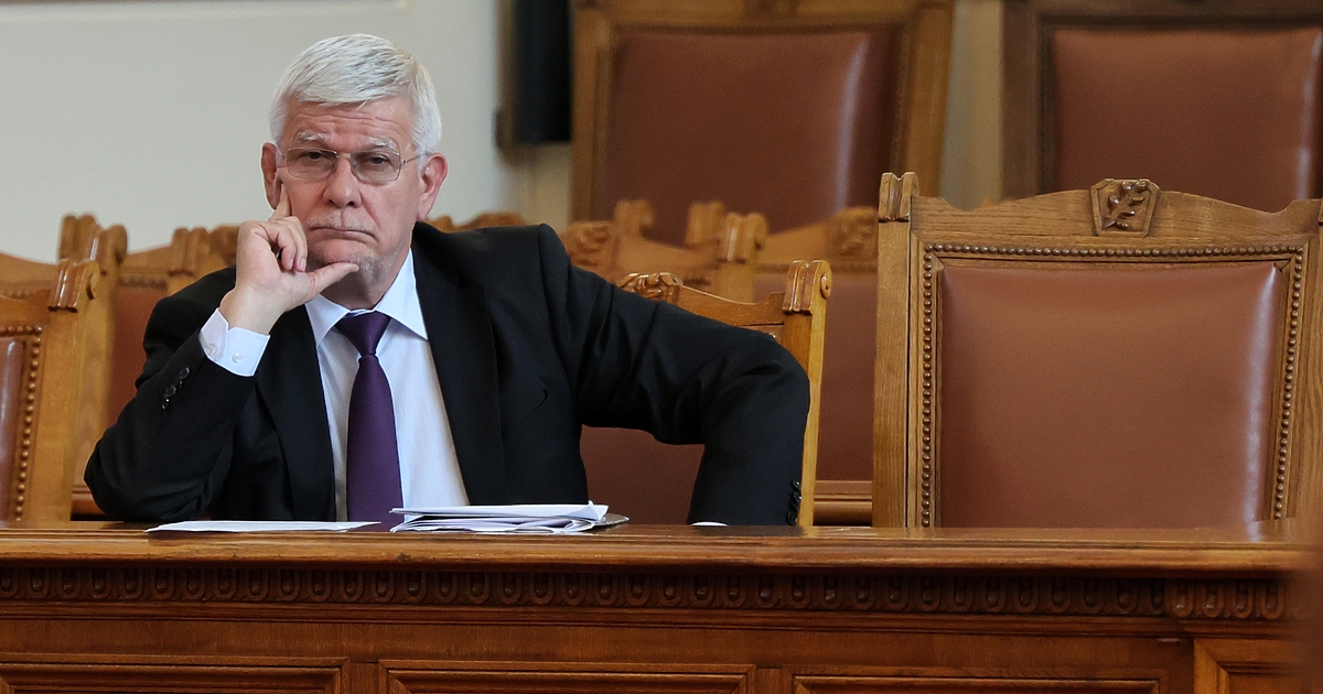 Служебният премиер Димитър Главчев постъпи изключително почтено. Това заяви пред