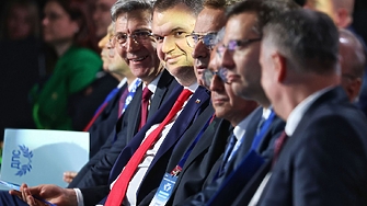 Знаково съпредседателите на ДПС Делян Пеевски и Джевдет Чакъров се