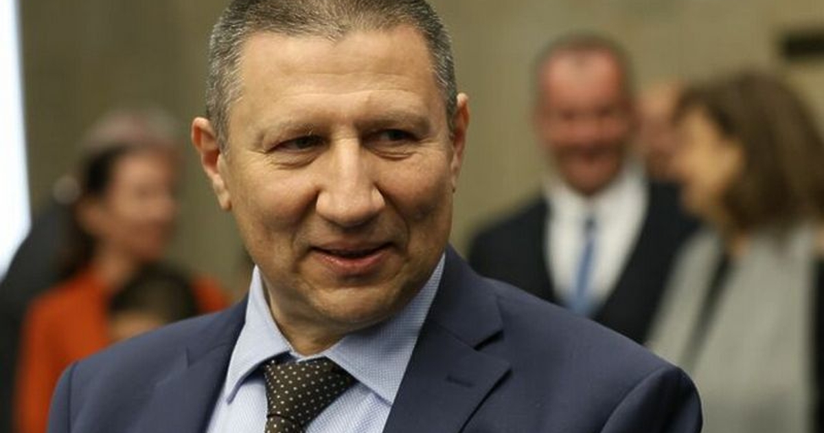 Директорът на Федералното бюро за разследване (ФБР) Кристофър Рей е удостоил и.ф.