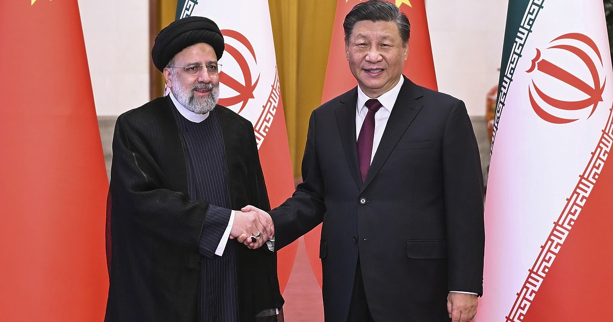 Президентът на Иран Ебраих Раиси катастрофира с хеликоптера си и