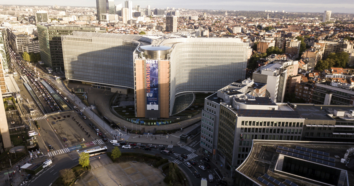 Осем души се впускат в битката за най-висшия пост в