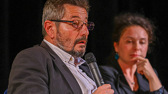 Проф дфн Георги Каприев е роден в Бургас през 1960