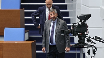 Тази изнервеност тази кална кампания която виждате е просто предсмъртният