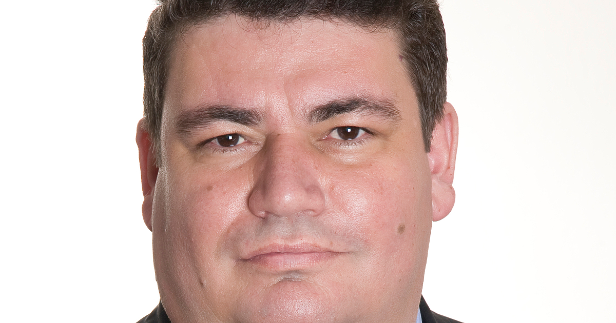 Александър Мумджиев днес подаде до Народното събрание уведомление за едностранно