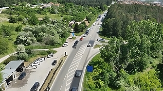 Ремонтът в района на варненския кв Аксаково е бил заявен в началото