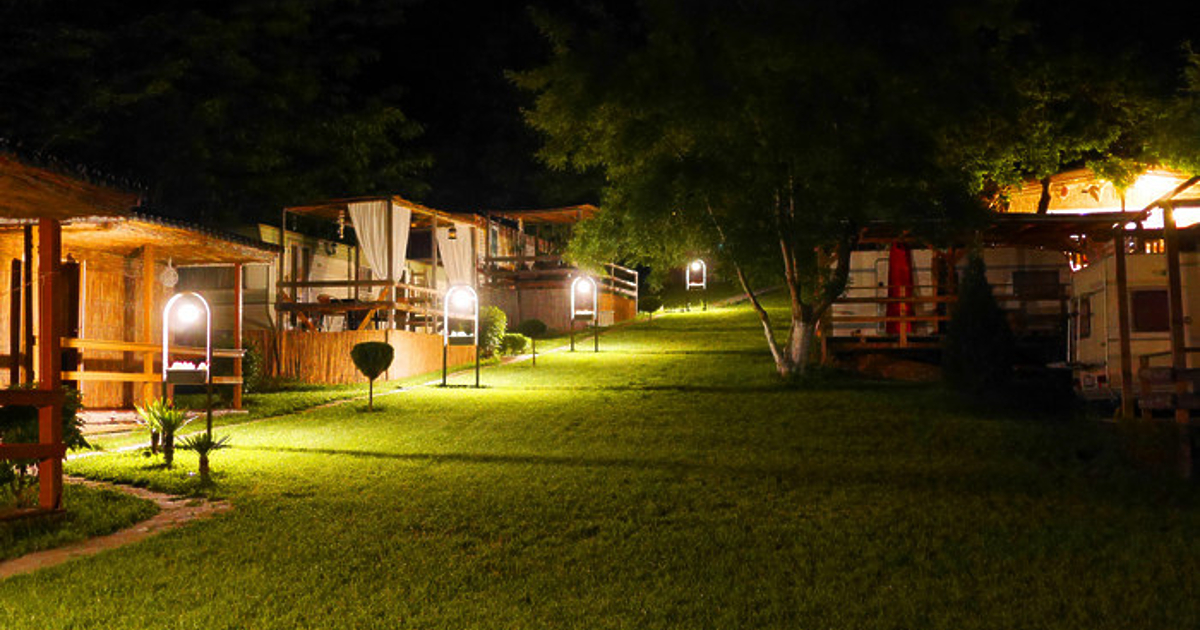 Дежавю: местната власт в Царево отново тръгна с багери срещу