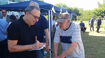 В България има още много други лагери и затвори Белене
