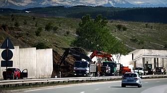 Областният управител на Благоевград Георги Динев съобщи че за един