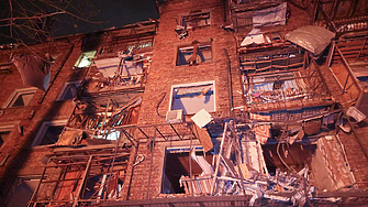 Анна Гин е журналистка и писателка живее в украинския град Харкив