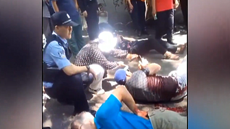 Четирима инструктори от американски колежи преподаващи в Китай са били намушкани