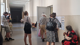 Нов рекорд по ниска избирателна активност се очертава на днешните