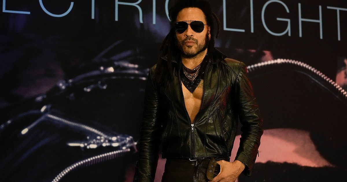 Американският певец, композитор, мултиинструменталист, актьор, еротичен блян и какво ли