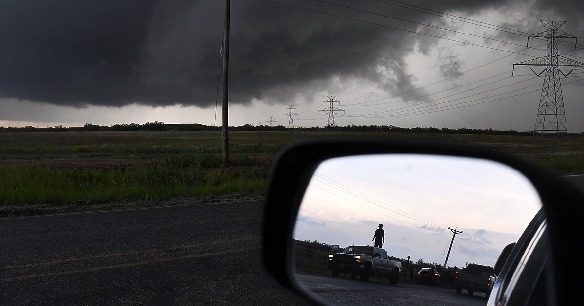 Жълт код за интензивни валежи и гръмотевична активност е обявен