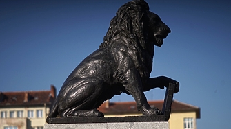 В продължение на два часа днес членове на конкурсна комисия